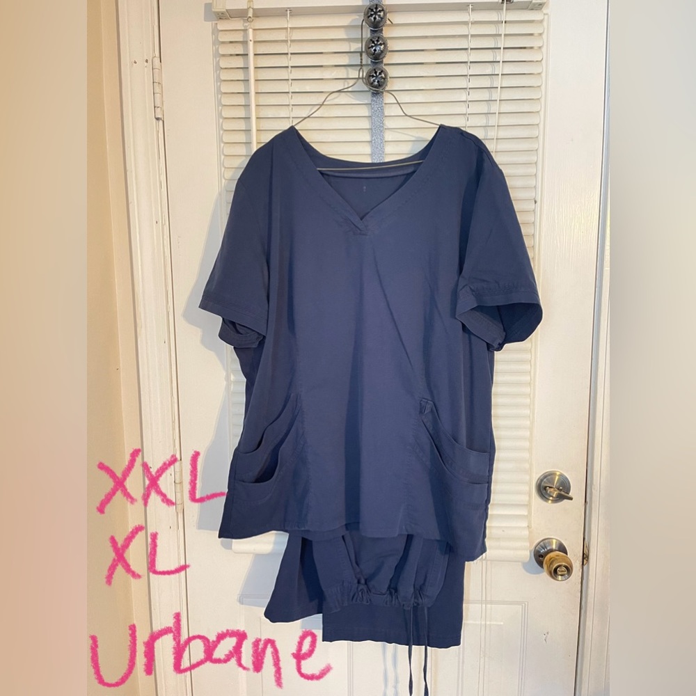 Navy • Urbane Scrub Set